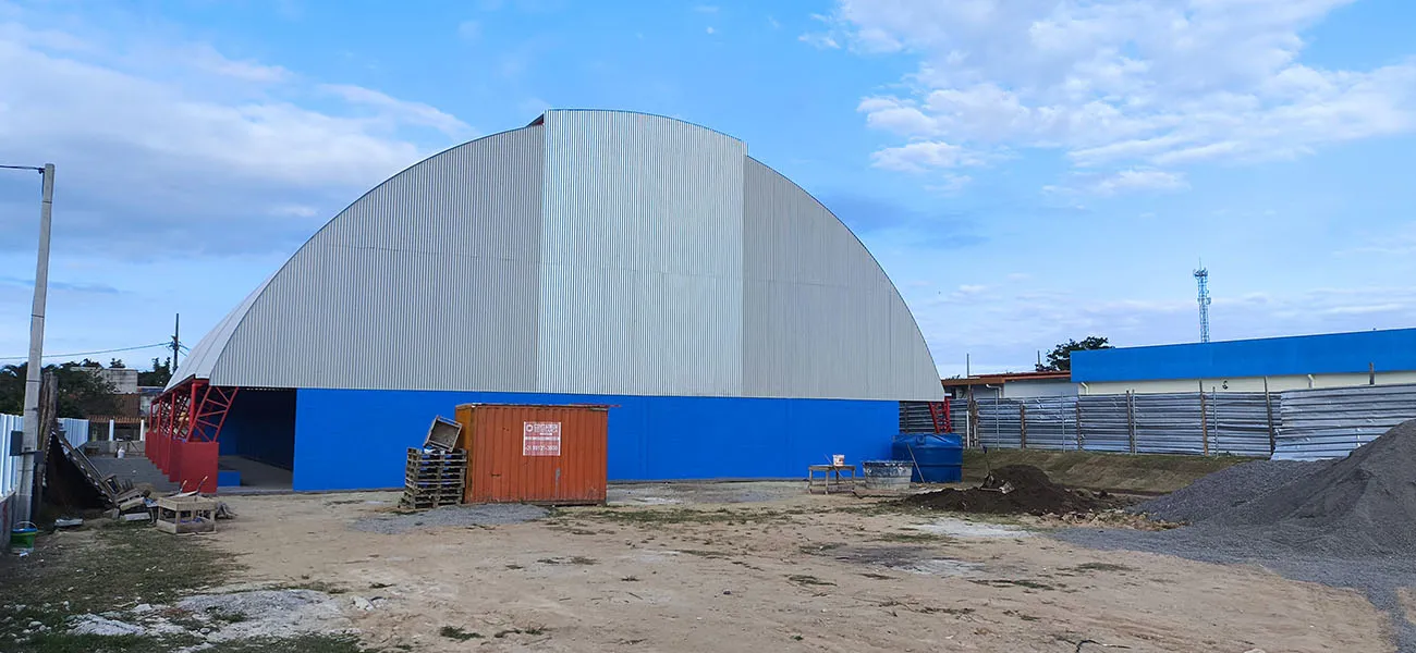 Vista externa da obra